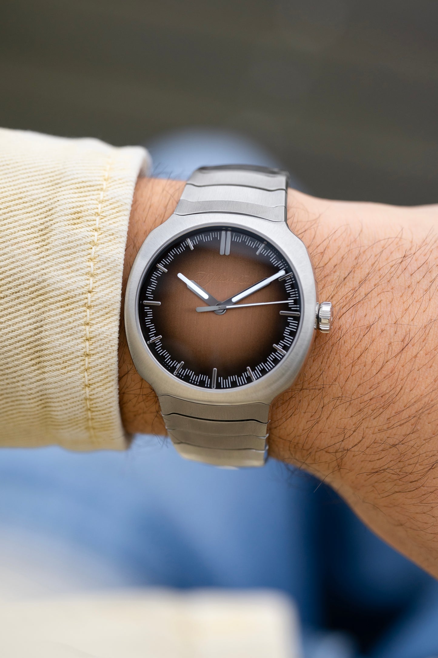 H.Moser&Cie. Streamliner Centre Seconds "Saumon fumé" ref.6200-1207
